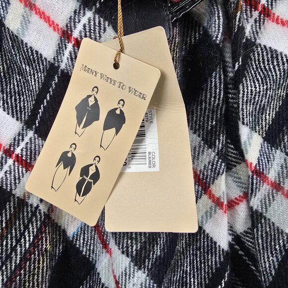 Altare Black Plaid Acrylic Fringed Cape Poncho With Toggle Closure And Tags - Picture 6 of 7